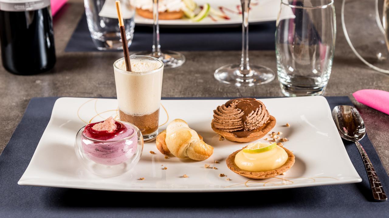 Hotel Restaurant L'Evidence Neufchâteau Екстериор снимка